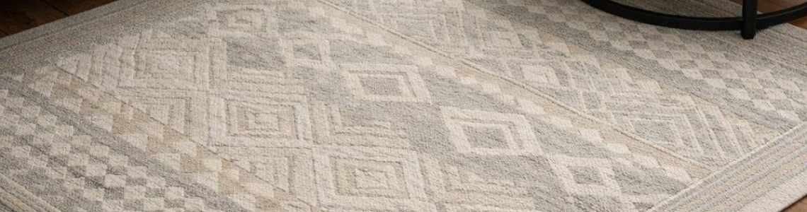 Balkon Halılarıyla Küçük Balkonlarda Konforlu Oturma Alanı Balkon Halılarıyla Küçük Balkonlarda Konforlu Oturma Alanı