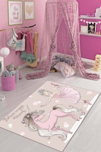 Pembe Kaymaz Tabanlı Yıkanan Prensesli Çocuk Halısı AR035 Pembe Kaymaz Tabanlı Yıkanan Prensesli Çocuk Halısı AR035