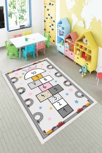 Çok Renkli Kaymaz Tabanlı Seksekli Çocuk Halısı AR1110 Çok Renkli Kaymaz Tabanlı Seksekli Çocuk Halısı AR1110