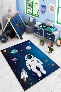 Lacivert Kaymaz Tabanlı Uzay Astronotlu Çocuk Halısı AR172 Lacivert Kaymaz Tabanlı Uzay Astronotlu Çocuk Halısı AR172