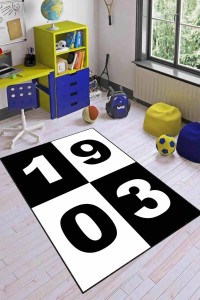 Siyah Ve Beyaz Kaymaz Tabanlı Beşiktaş Taraftar Halısı KD060 Siyah Ve Beyaz Kaymaz Tabanlı Beşiktaş Taraftar Halısı KD060