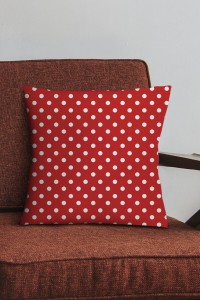 Kırmızı Yeni Yıl Temalı Puantiyeli Kırlent Kılıfı KRL1047 Kırmızı Yeni Yıl Temalı Puantiyeli Kırlent Kılıfı KRL1047