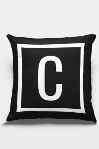 Çift Taraflı Siyah C Harfli Yastık Kırlent Kılıfı KRL595 Çift Taraflı Siyah C Harfli Yastık Kırlent Kılıfı KRL595