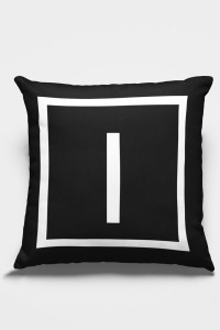 Çift Taraflı Siyah I Harfli Yastık Kırlent Kılıfı KRL602 Çift Taraflı Siyah I Harfli Yastık Kırlent Kılıfı KRL602