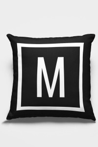 Çift Taraflı Siyah M Harfli Yastık Kırlent Kılıfı KRL607 Çift Taraflı Siyah M Harfli Yastık Kırlent Kılıfı KRL607