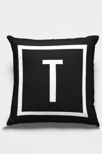 Çift Taraflı Siyah T Harfli Yastık Kırlent Kılıfı KRL615 Çift Taraflı Siyah T Harfli Yastık Kırlent Kılıfı KRL615