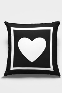 Çift Taraflı Siyah Kalpli Yastık Kırlent Kılıfı KRL621 Çift Taraflı Siyah Kalpli Yastık Kırlent Kılıfı KRL621