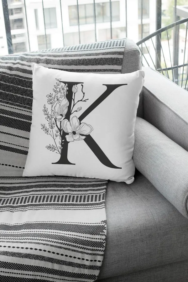 Harfli Yastik Kilifi Çift Taraflı Beyaz K Harfli Yastık Kırlent Kılıfı KRL512