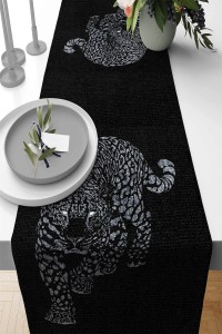 Siyah Leopar Desenli Premium Masa Örtüsü Runner RNR356 Siyah Leopar Desenli Premium Masa Örtüsü Runner RNR356