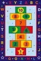 Çok Renkli Seksek Ve Geometrik Desenli Çocuk Odası Halısı Çok renkli seksek oyun halısında numaralı kutular, alfabe harfleri, yıldızlar ve geometrik şekiller yer alır