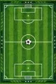 Yeşil Futbol Sahası Desenli Dikdörtgen Çocuk Odası Halısı Yeşil futbol sahası çizgileri, kale ve top motifleri bulunan dikdörtgen çocuk odası halısı