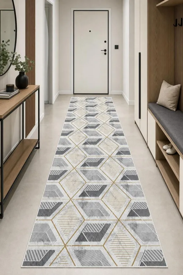 Antrede Gri Geometrik Desenli Dijital Baskılı Halı Yolluk Antrede uzanan gri altıgen ve baklava desenli dijital baskılı halı yolluk