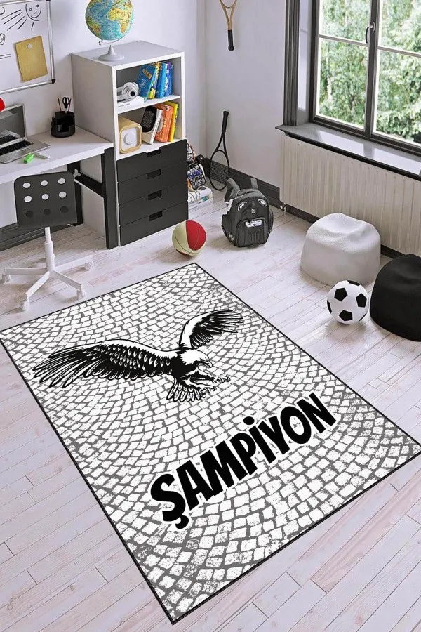 Beşiktaşlı Halı Fiyatları Siyah Beyaz Kaymaz Tabanlı Beşiktaş Taraftar Halısı KD102