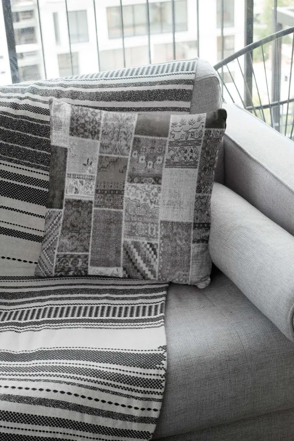 Patchwork Kırlent Gri Patchwork Çift Taraflı Yastık Kırlent Kılıfı KRL292