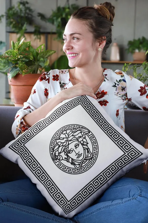 Versace Kırlent Kılıfı Beyaz Çerçeveli Çift Taraflı Yastık Kırlent Kılıfı KRL308