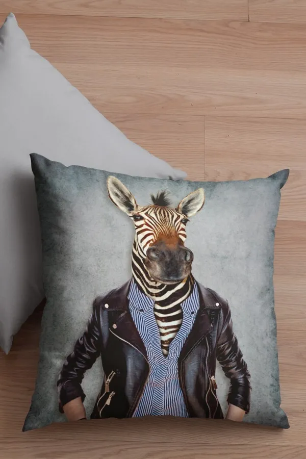 Zebra Kıyafetli Hayvanlar Çift Taraflı Kırlent Kılıfı KRL869