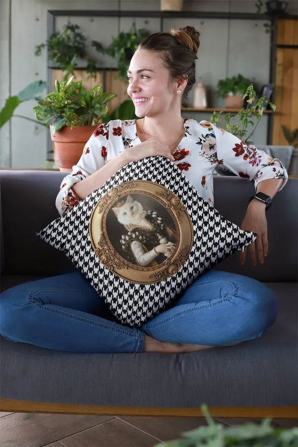 Kedi Desenli Yastık Kedi Kıyafetli Hayvanlar Çift Taraflı Kırlent Kılıfı KRL926