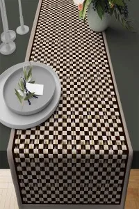 Kahverengi Mackenzie Desen Premium Masa Örtüsü Runner RNR225 Kahverengi Mackenzie Desen Premium Masa Örtüsü Runner RNR225