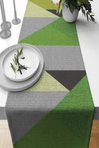 Yeşil Geometrik Desenli Premium Masa Örtüsü Runner RNR609 Yeşil Geometrik Desenli Premium Masa Örtüsü Runner RNR609